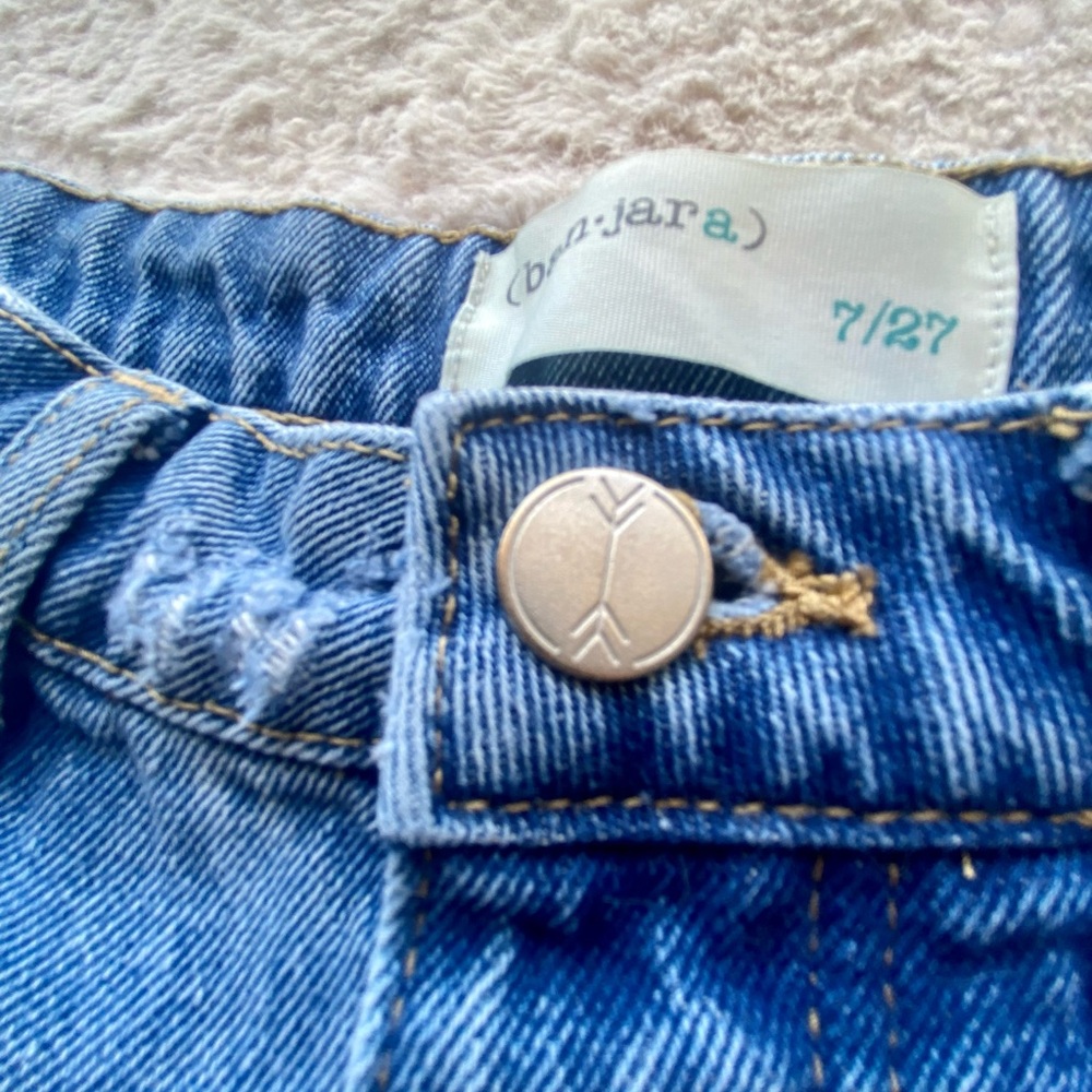 Ban.Jara Hi Rise Medium Wash Button Fly Distressed Denim Shorts Size 7 - Picture 5 of 5